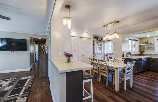 2670 Park Dr Int-4