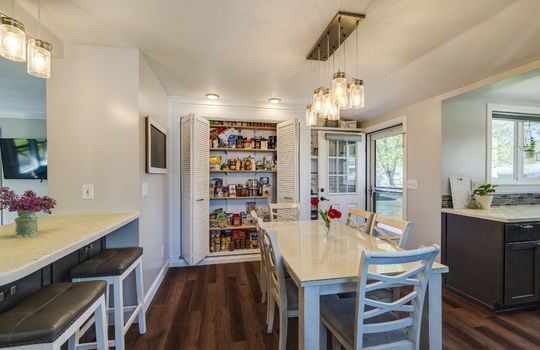 2670 Park Dr Int-7