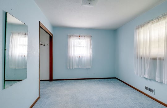 6021 322nd St Int-12