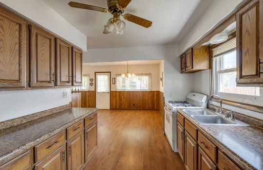 6021 322nd St Int-4
