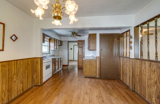 6021 322nd St Int-8