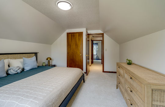 6913 Maplewood Dr Int-19