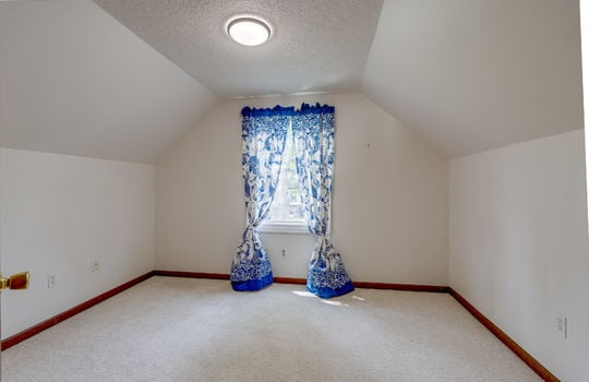 6913 Maplewood Dr Int-23