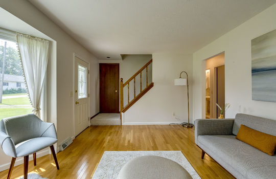 6913 Maplewood Dr Int-5