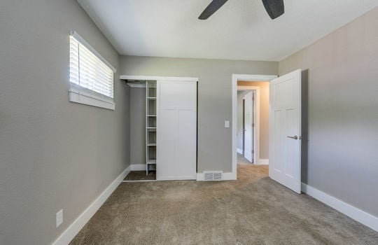 7558 Indian Rd Int-21