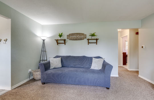 10059 Summerfield Rd Int-10