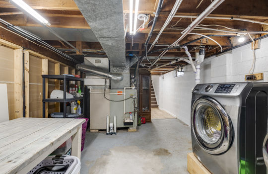 10059 Summerfield Rd Int-24