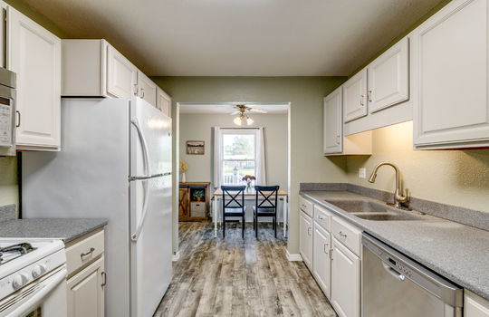 10059 Summerfield Rd Int-9