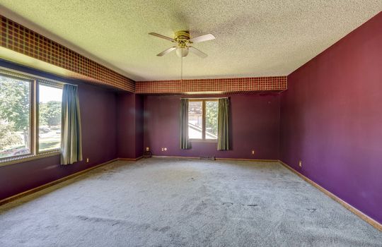 6608 Inglewood Int-26
