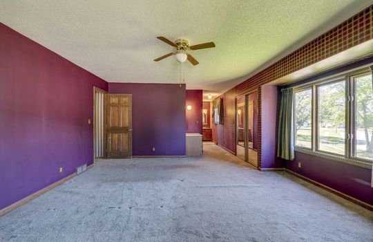 6608 Inglewood Int-27