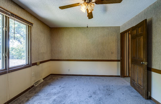 6608 Inglewood Int-37