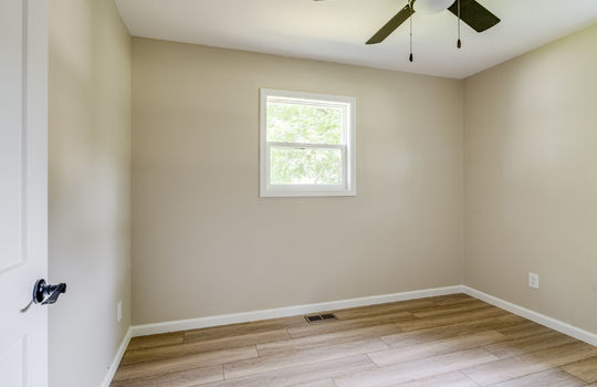 7100 Maplewood Dr Int-16