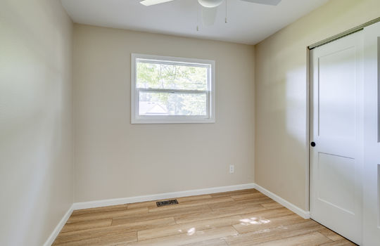 7100 Maplewood Dr Int-20