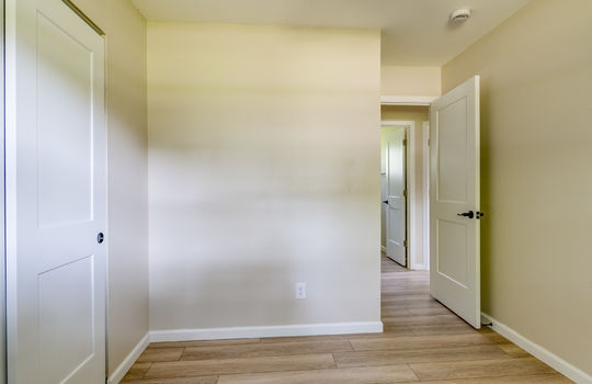 7100 Maplewood Dr Int-21