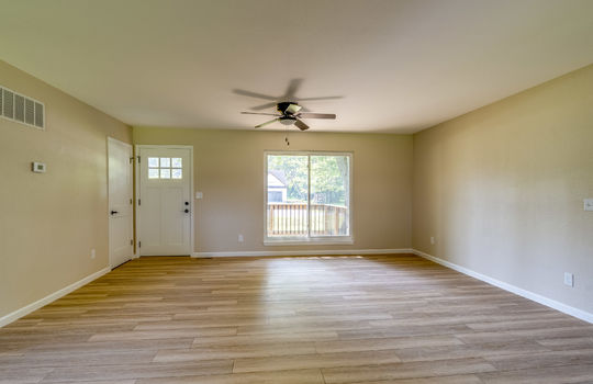 7100 Maplewood Dr Int-4