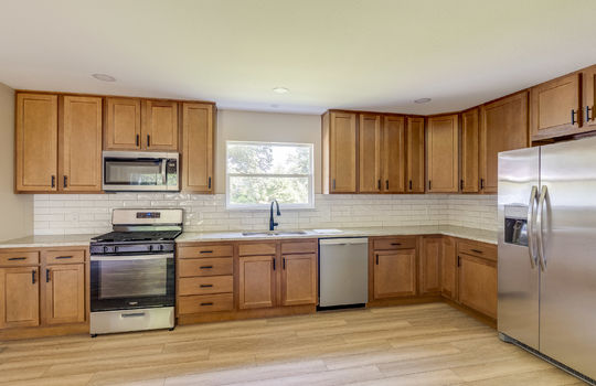 7100 Maplewood Dr Int-5