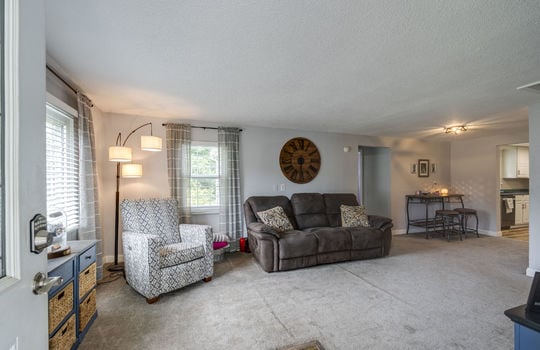 7768 Summerfield Rd Int-1