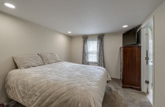 7768 Summerfield Rd Int-13