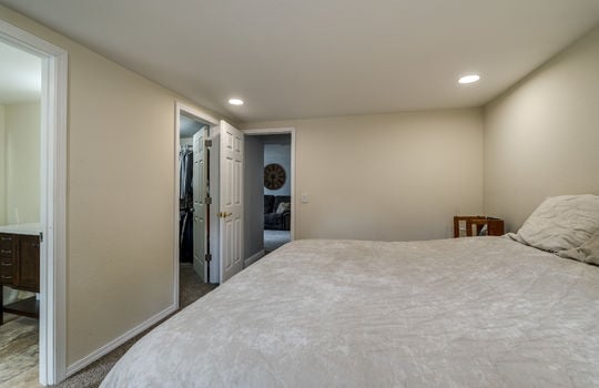 7768 Summerfield Rd Int-14