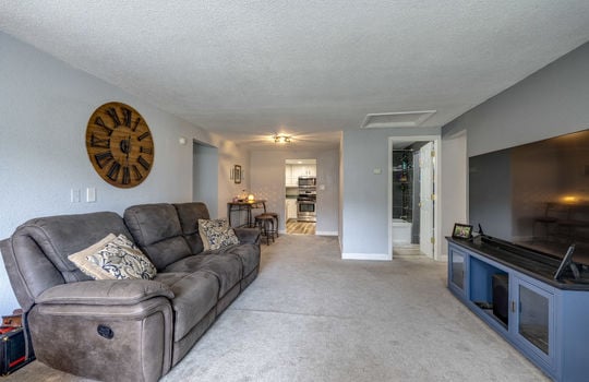 7768 Summerfield Rd Int-2