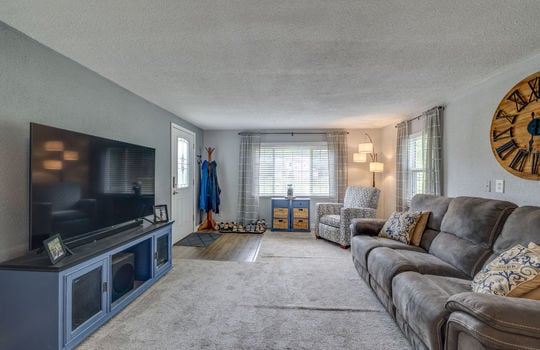 7768 Summerfield Rd Int-3