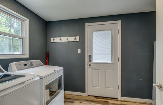 7768 Summerfield Rd Int-9
