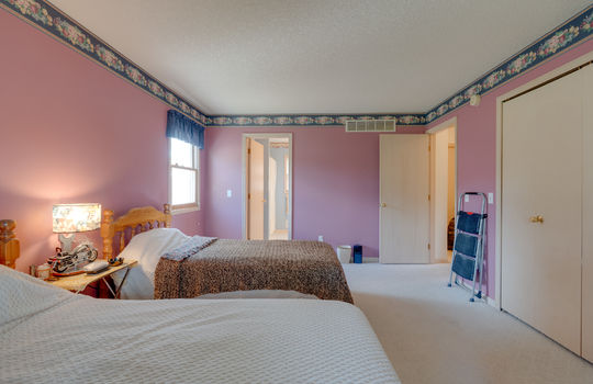 10223 Summerfield Int-17