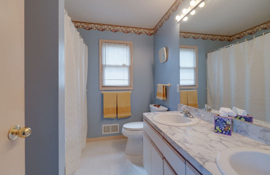 10223 Summerfield Int-18