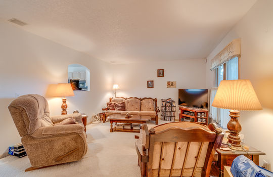 10223 Summerfield Int-3