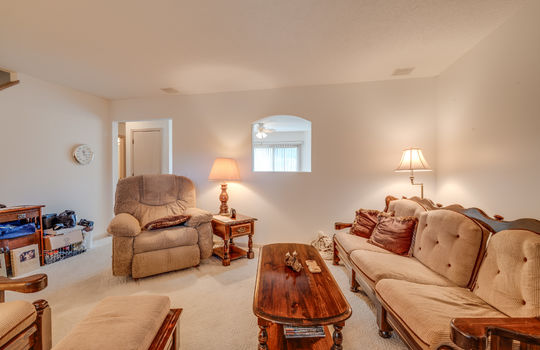 10223 Summerfield Int-4