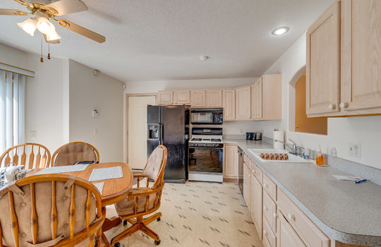 10223 Summerfield Int-6