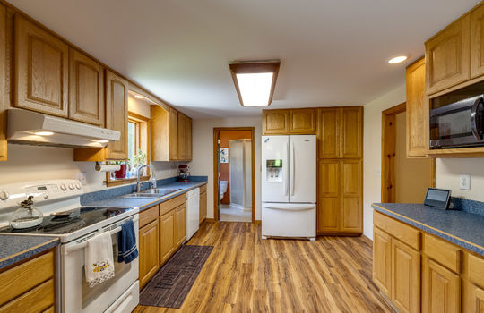 12701 Ayres Hwy Int-11