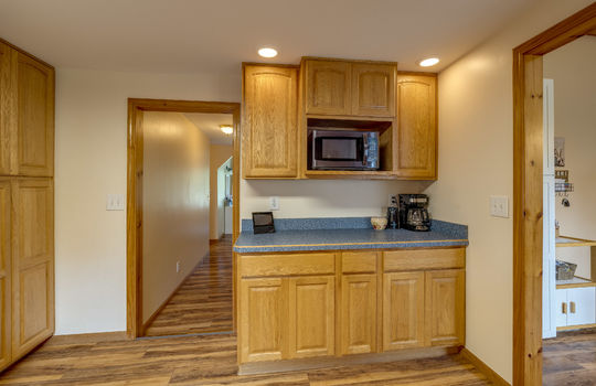 12701 Ayres Hwy Int-13