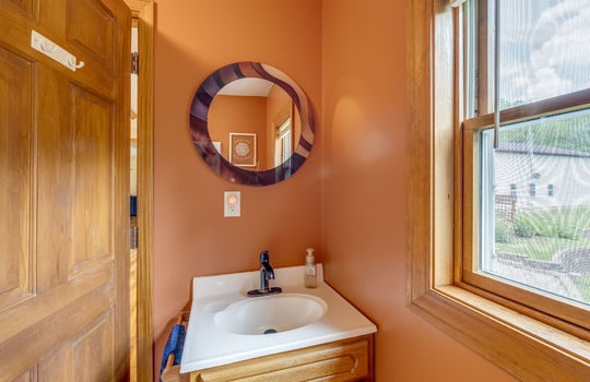 12701 Ayres Hwy Int-16