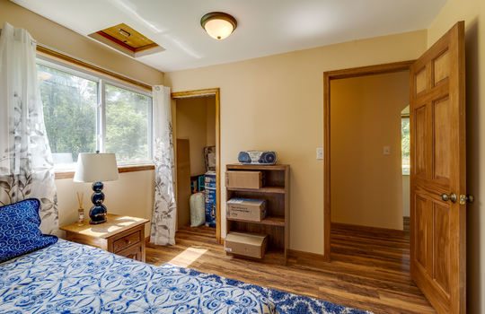 12701 Ayres Hwy Int-20