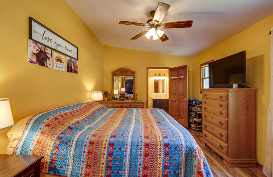 12701 Ayres Hwy Int-26