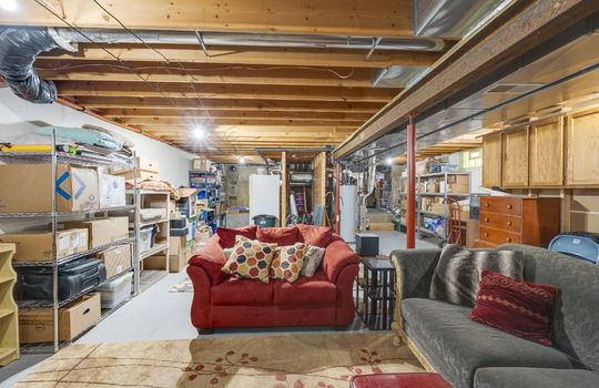 12701 Ayres Hwy Int-29