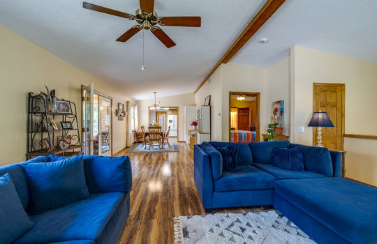 12701 Ayres Hwy Int-4