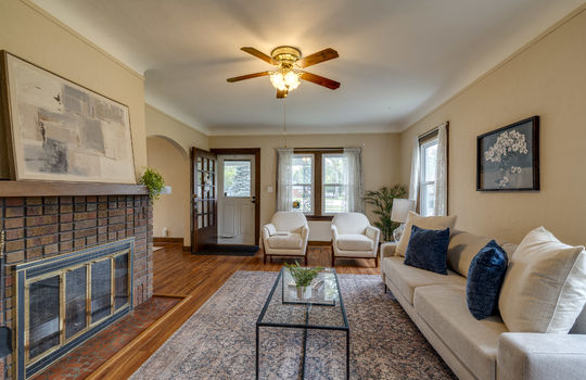 1702 Copley Dr Int-4