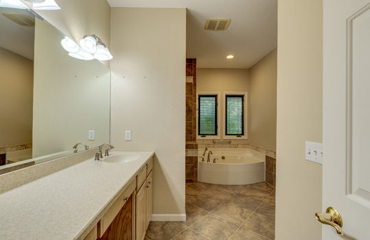 3600 W Erie Rd Int-25