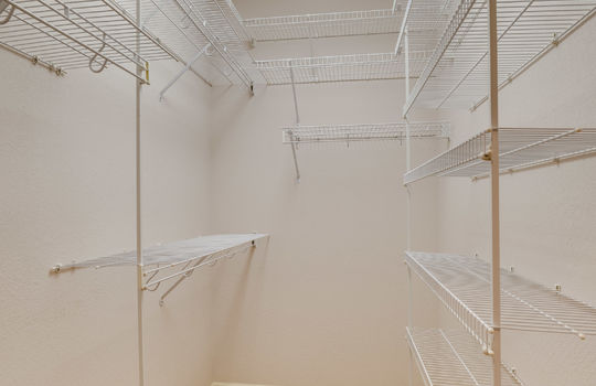 3600 W Erie Rd Int-32