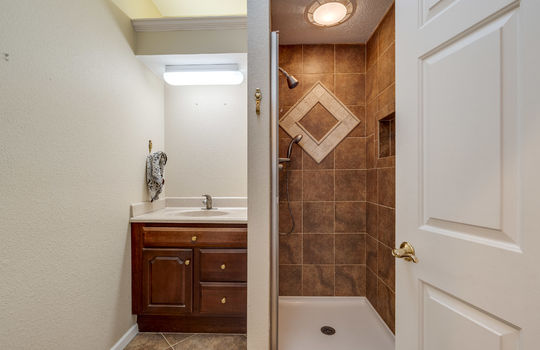 3600 W Erie Rd Int-36