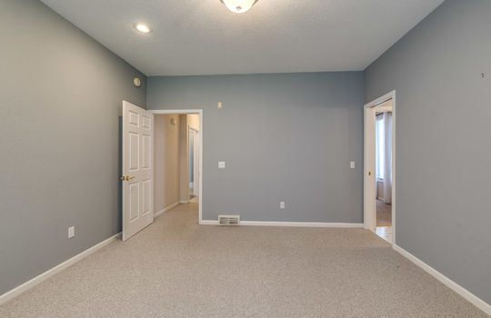 3600 W Erie Rd Int-39