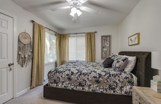 4746 Hannaford Dr Int-16