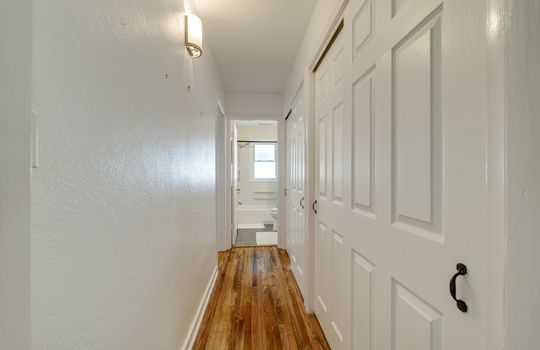 4746 Hannaford Dr Int-21