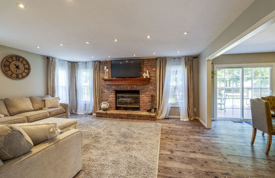 5024 Hunters Green Dr Int-12