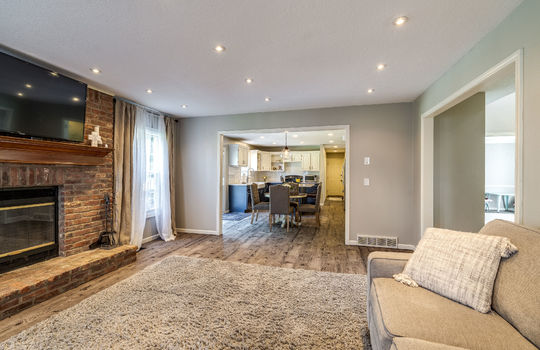 5024 Hunters Green Dr Int-14