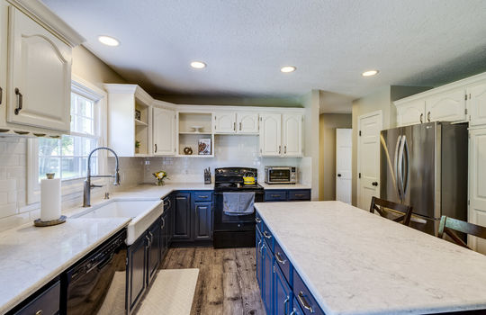 5024 Hunters Green Dr Int-18