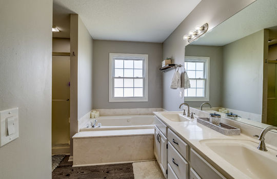 5024 Hunters Green Dr Int-29