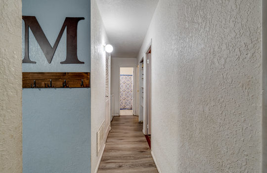 5816 Buchanan Int-10